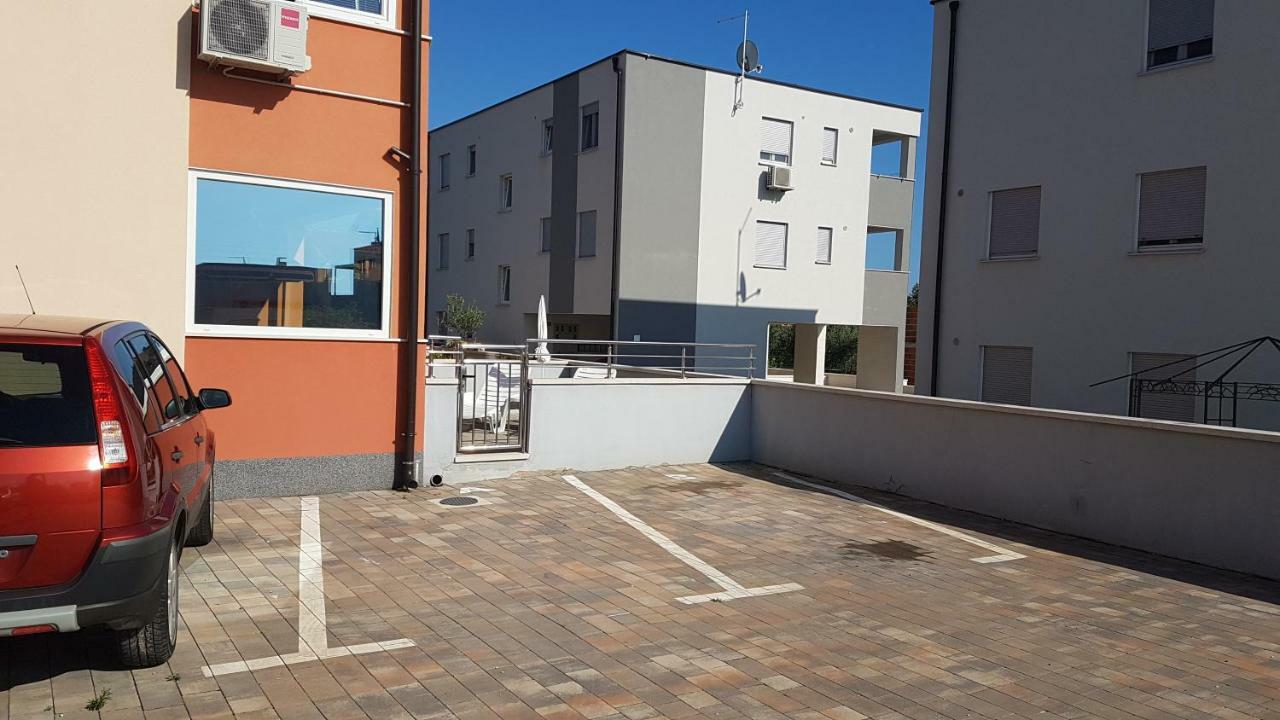 Apartment Orange Brist Pula Exterior foto